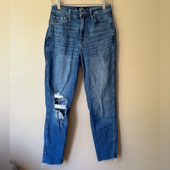 Hollister ultra high rise mom jeans - Picture 1 of 2